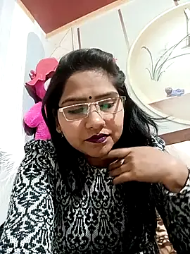 Vanshika1432 online show from 1, 12, 2025