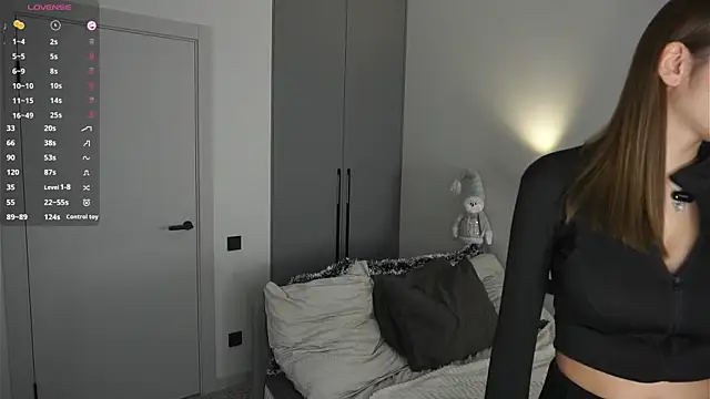 BrynnHolverson online show from 21, 12, 2025