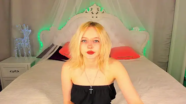 Snapshot of AlessaKiss chatting on 18, 12, 2025 AlessaKiss online show from 18, 12, 2025