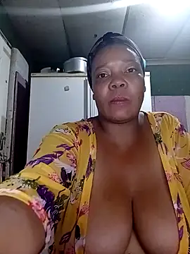 boobsqueenxo online show from 16, 11, 2025