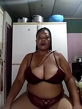 boobsqueenxo online show from 26, 11, 2025