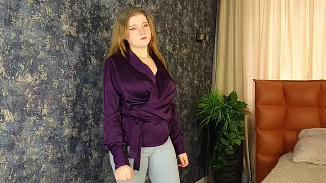 NightSaffron online show from 3, 12, 2025