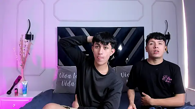 hoot booys  online show from 6, 3, 2026