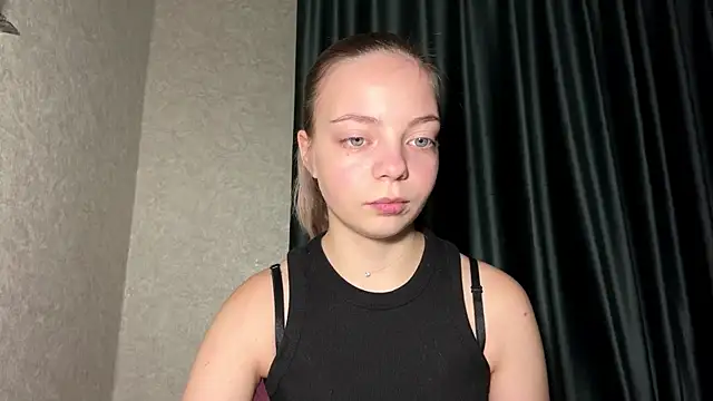 Snapshot of WrithenStub chatting on 21, 11, 2025 WrithenStub online show from 21, 11, 2025