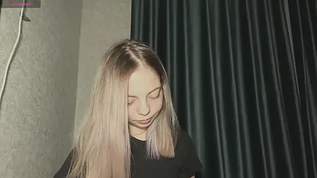 Snapshot of WrithenStub chatting on 25, 11, 2025 WrithenStub online show from 25, 11, 2025