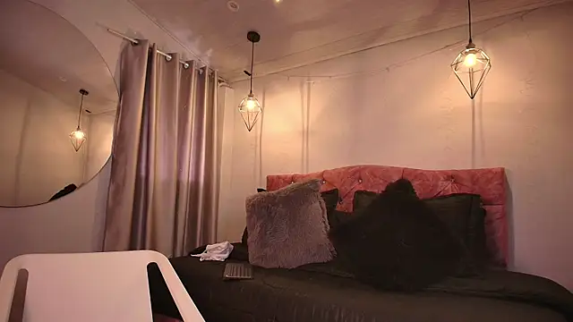 ivy bonnie online show from 10, 11, 2025