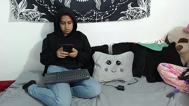 emily n abby online show from 19, 11, 2025