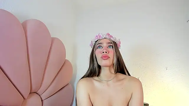 Snapshot of madeliin_clerk chatting on 4, 3, 2026 madeliin clerk online show from 4, 3, 2026