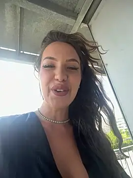 Snapshot of BiancaAva chatting on 5, 8, 2026 BiancaAva online show from 5, 8, 2026