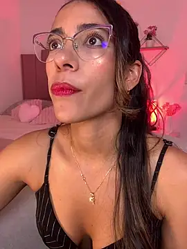 Snapshot of elegant__rouse chatting on 22, 4, 2026 elegant rouse online show from 22, 4, 2026