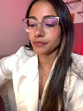 Snapshot of elegant__rouse chatting on 28, 5, 2026 elegant rouse online show from 28, 5, 2026