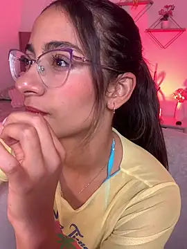 Snapshot of elegant__rouse chatting on 1, 6, 2026 elegant rouse online show from 1, 6, 2026