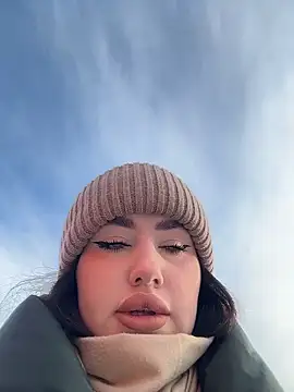 KiraSunshine online show from 25, 11, 2025