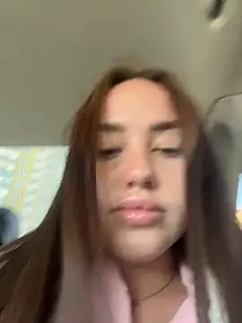 KiraSunshine online show from 9, 4, 2026