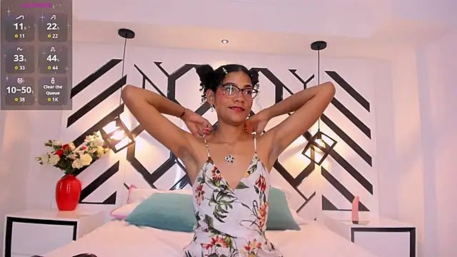 AuroraPinkk online show from 15, 12, 2025