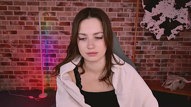 KiraVair online show from 4, 3, 2026