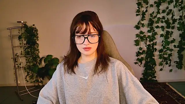 KiraVair online show from 4, 4, 2026