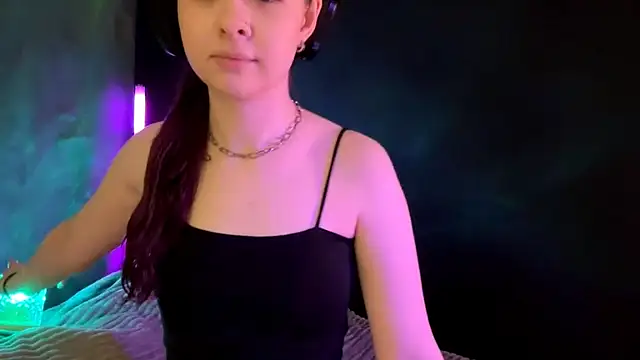 Snapshot of FloralAtoll chatting on 19, 10, 2025 FloralAtoll online show from 19, 10, 2025