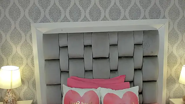 Snapshot of lucia_lorenz chatting on 16, 12, 2025 lucia lorenz online show from 16, 12, 2025