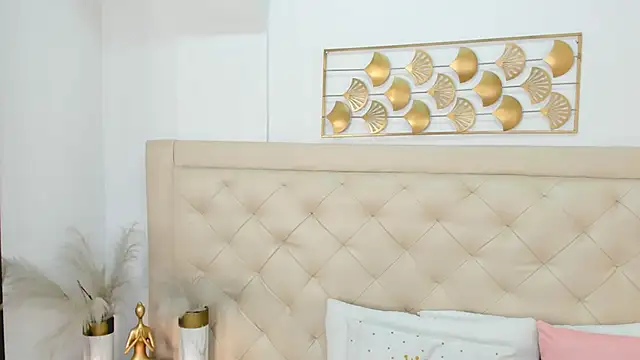 Snapshot of lucia_lorenz chatting on 21, 12, 2025 lucia lorenz online show from 21, 12, 2025