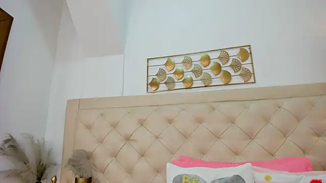 Snapshot of lucia_lorenz chatting on 8, 2, 2026 lucia lorenz online show from 8, 2, 2026