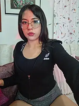 chloebrownn03 online show from 15, 4, 2026