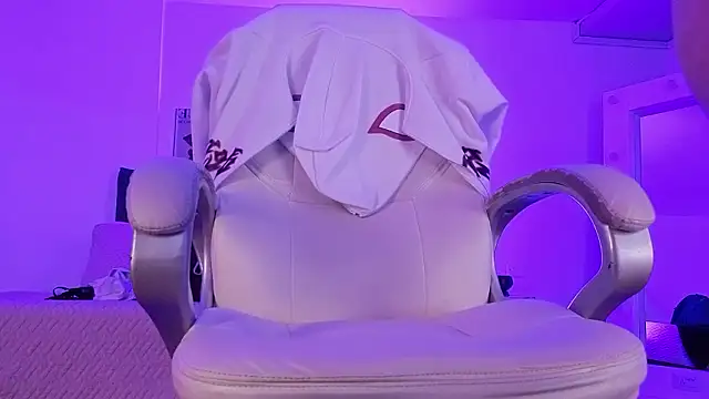 littlee red online show from 3, 2, 2026