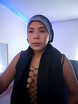 leila-ademuz28 online show from 19, 10, 2025