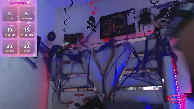 Hanna Plum online show from 29, 10, 2025