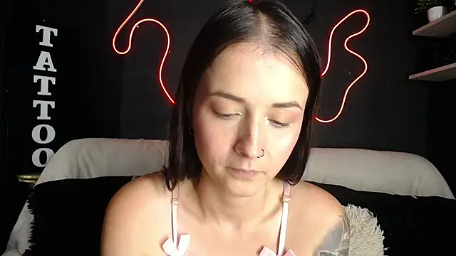 Emma sweet hot online show from 28, 4, 2026