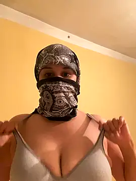 SaraChouchou online show from 30, 10, 2025