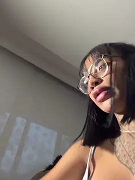 akiira lee online show from 5, 3, 2026