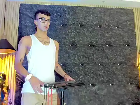 the fenix boy online show from 23, 10, 2025