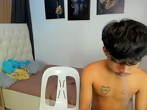 Snapshot of hardcocktwink chatting on 2, 11, 2025 hardcocktwink online show from 2, 11, 2025