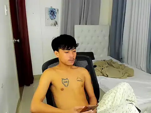 Snapshot of hardcocktwink chatting on 7, 11, 2025 hardcocktwink online show from 7, 11, 2025