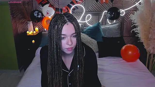  HypeQueen  online show from 19, 10, 2025