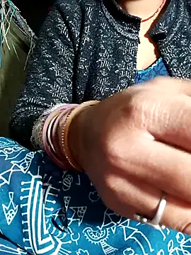 Hot cauple indian online show from 21, 2, 2026