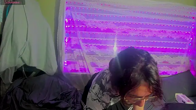 najimi uwu online show from 11, 11, 2025