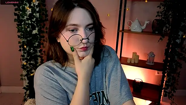 Snapshot of fairy_tara chatting on 5, 5, 2026 fairy tara online show from 5, 5, 2026