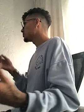 Snapshot of tian_doyt69 chatting on 19, 2, 2026 tian doyt69 online show from 19, 2, 2026