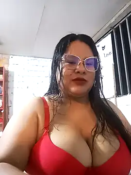 Snapshot of celeste122595 chatting on 24, 11, 2025 celeste122595 online show from 24, 11, 2025