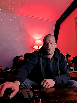 Kinky Play1 online show from 6, 1, 2026