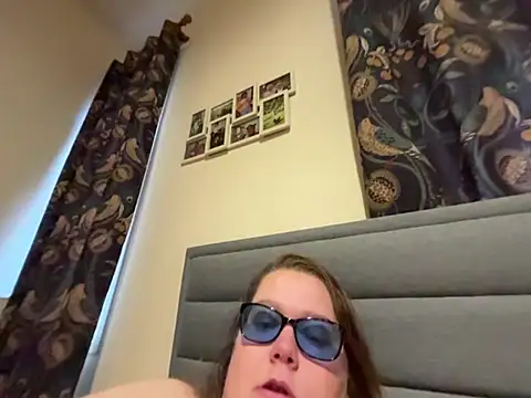 Scarletcum22 online show from 1, 2, 2026