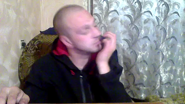 Snapshot of theY380 chatting on 4, 11, 2025 theY380 online show from 4, 11, 2025