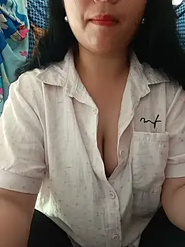 Snapshot of lisa-bae00 chatting on 1, 6, 2026 lisa-bae00 online show from 1, 6, 2026