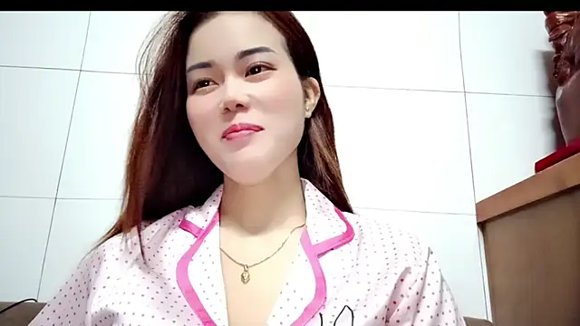Snapshot of Family-Lovee chatting on 24, 4, 2026 Family-Lovee online show from 24, 4, 2026