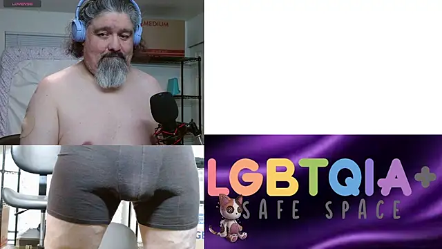 Snapshot of geekycastillo chatting on 9, 3, 2026 geekycastillo online show from 9, 3, 2026