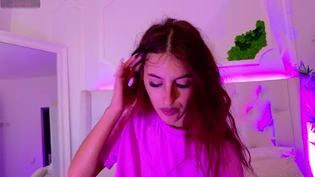 ElisaCharm online show from 7, 7, 2026