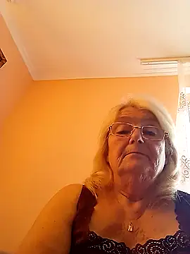 AmyLove353 online show from 28, 10, 2025