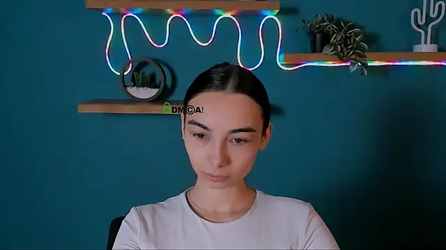 kira light   online show from 21, 10, 2025